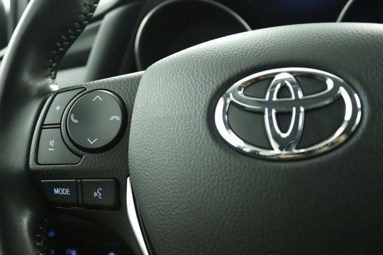 Toyota Auris Touring Sports - 1.8 Hybrid Dynamic 19
