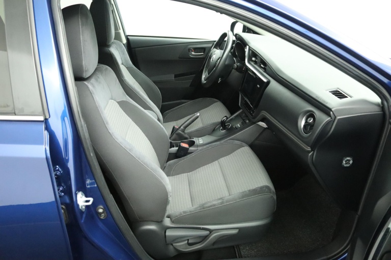 Toyota Auris Touring Sports - 1.8 Hybrid Dynamic 22