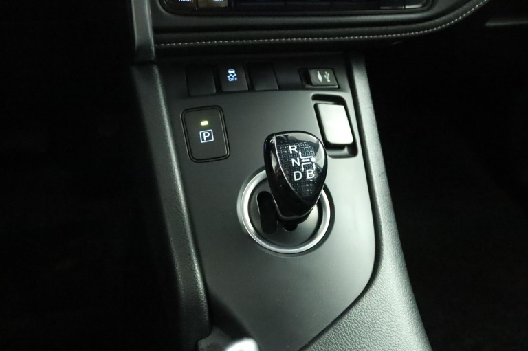 Toyota Auris Touring Sports - 1.8 Hybrid Dynamic 26