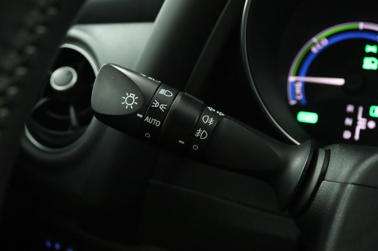 Toyota Auris Touring Sports - 1.8 Hybrid Dynamic 30