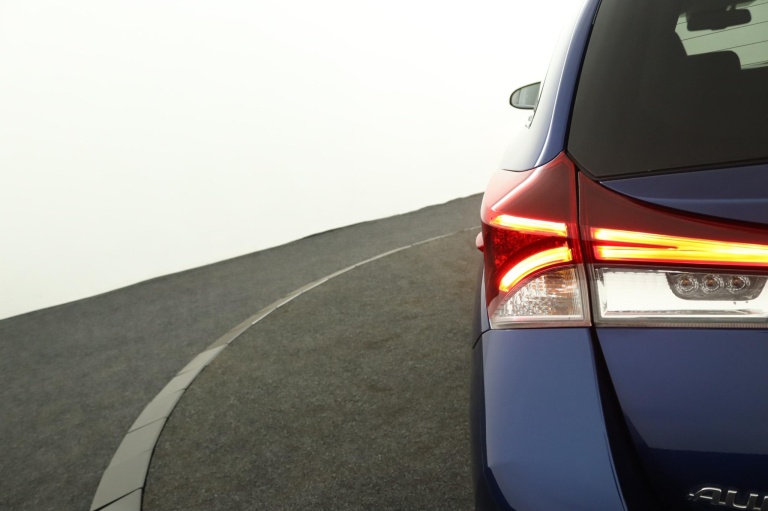 Toyota Auris Touring Sports - 1.8 Hybrid Dynamic 63