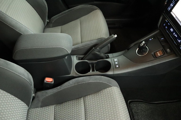 Toyota Auris Touring Sports - 1.8 Hybrid Dynamic 66
