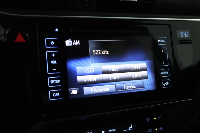 Toyota Auris Touring Sports - 1.8 Hybrid Dynamic 8