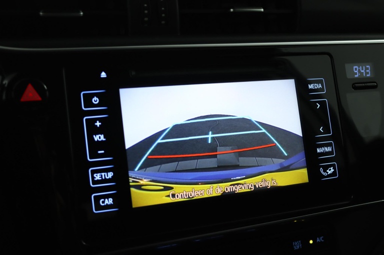 Toyota Auris Touring Sports - 1.8 Hybrid Dynamic 9