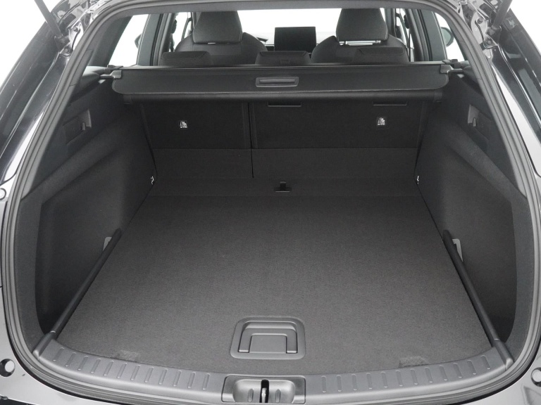 Toyota Corolla Touring Sports - Hybrid 140 23