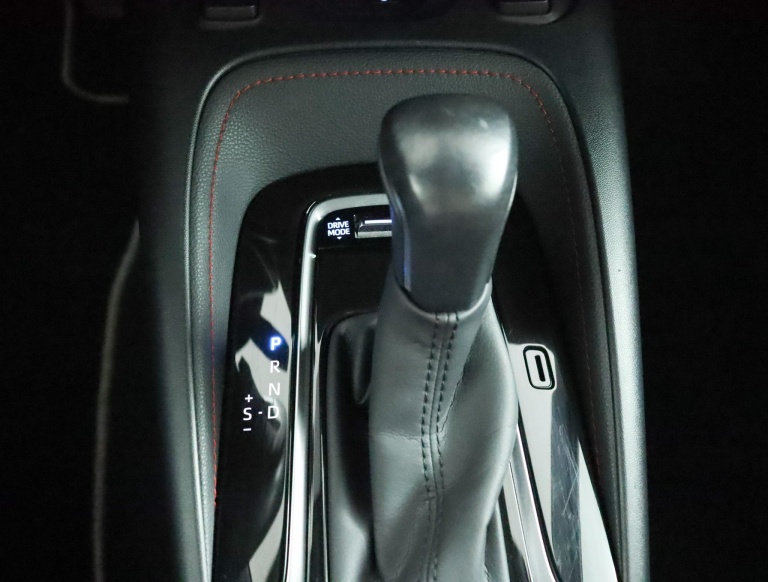 Toyota Corolla - 2.0 Hybrid Executive 26