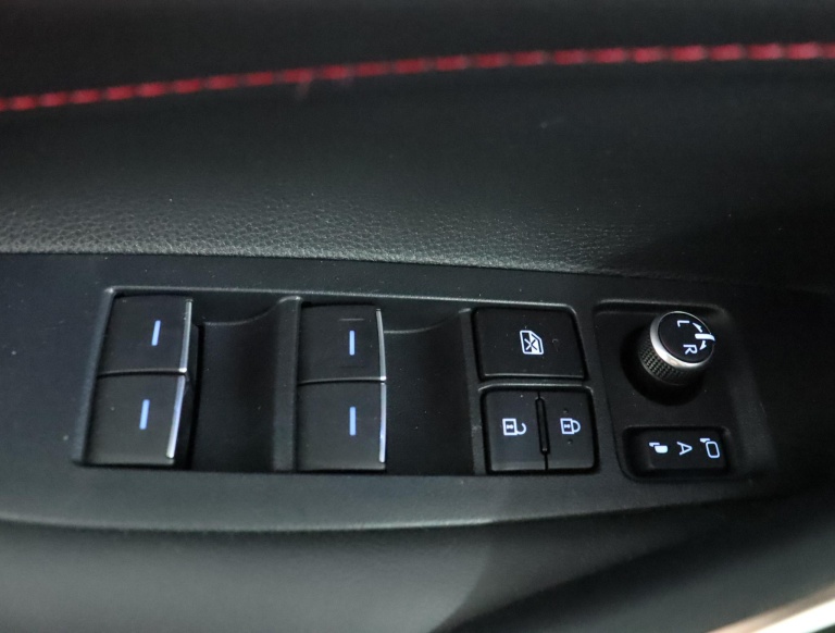 Toyota Corolla - 2.0 Hybrid Executive 28