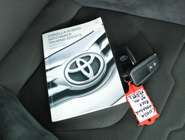 Toyota Corolla - 2.0 Hybrid Executive 9