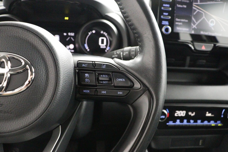 Toyota Yaris - 1.5 Hybrid Dynamic 21