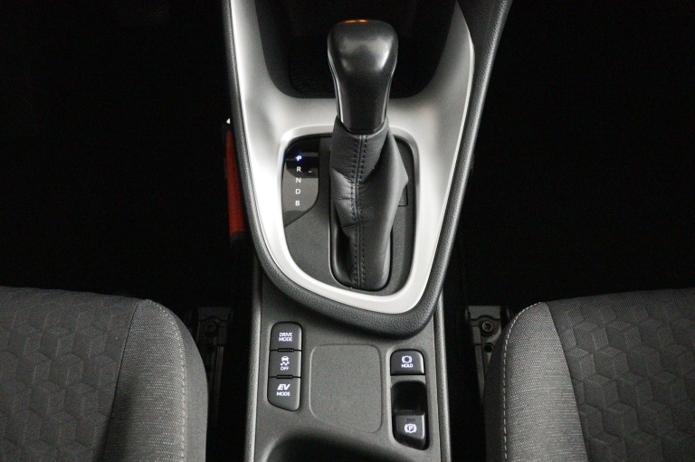 Toyota Yaris - 1.5 Hybrid Dynamic 27