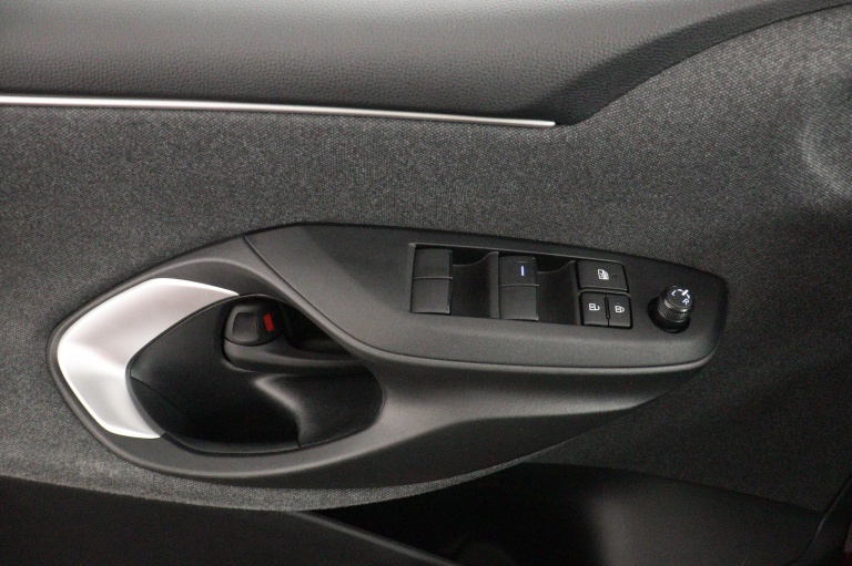 Toyota Yaris - 1.5 Hybrid Dynamic 29