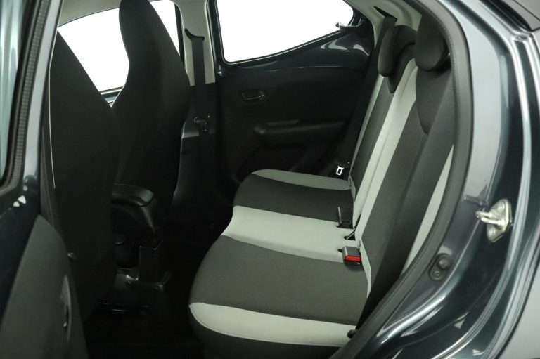 Toyota Aygo - 1.0 VVT-i x-play 18