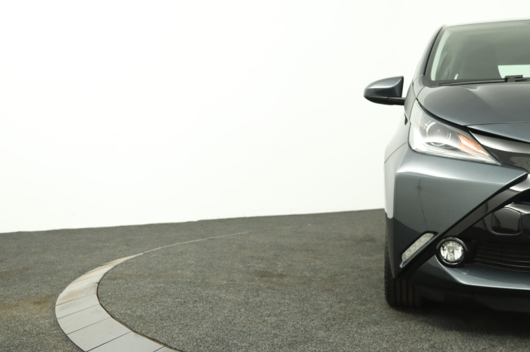 Toyota Aygo - 1.0 VVT-i x-play 35