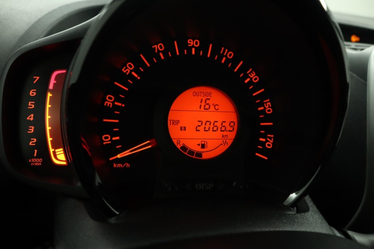 Toyota Aygo - 1.0 VVT-i x-play 45
