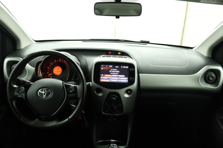 Toyota Aygo - 1.0 VVT-i x-play 49