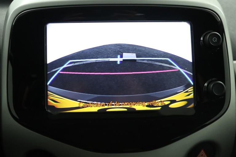 Toyota Aygo - 1.0 VVT-i x-play 8