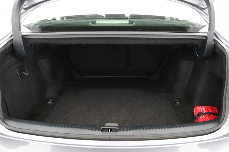 Lexus IS - 300h Luxury Line 23
