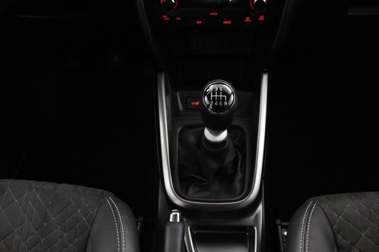 Suzuki Vitara - 1.4 Boosterjet Comfort Smart Hybrid 27