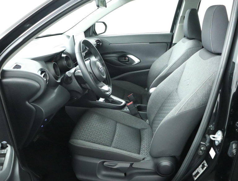 Toyota Yaris Cross - 1.5 Hybrid Active 17