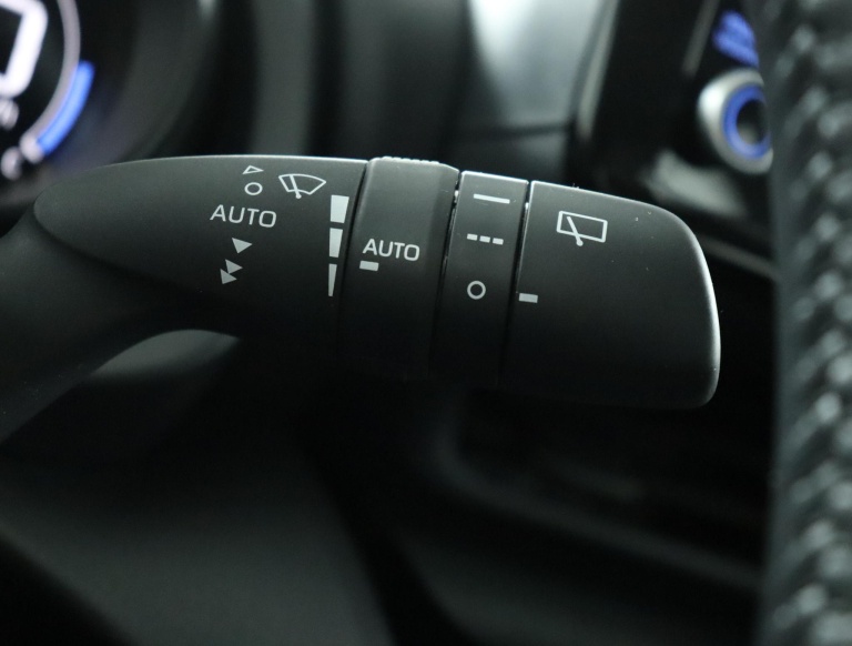 Toyota Yaris Cross - 1.5 Hybrid Active 31