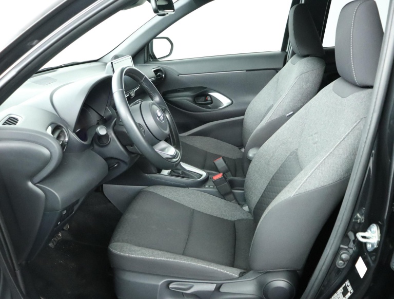 Toyota Yaris Cross - 1.5 Hybrid Dynamic 19