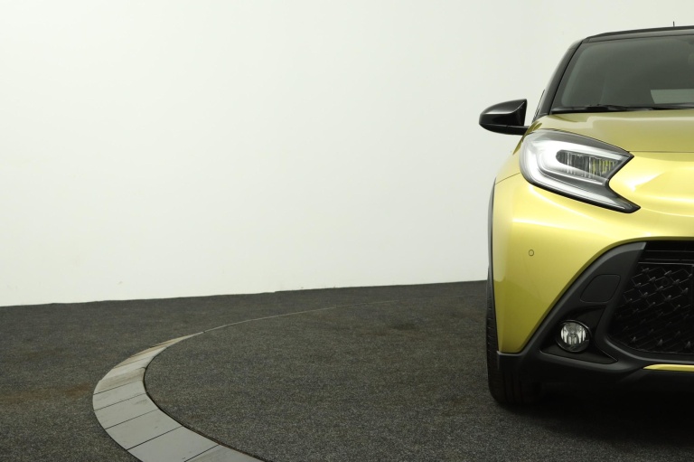 Toyota Aygo X - 1.0 VVT-i S-CVT Premium 36
