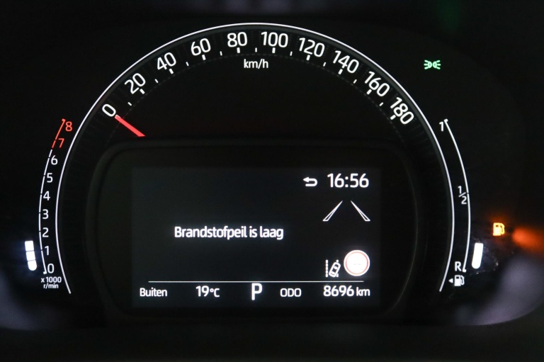 Toyota Aygo X - 1.0 VVT-i S-CVT Premium 6