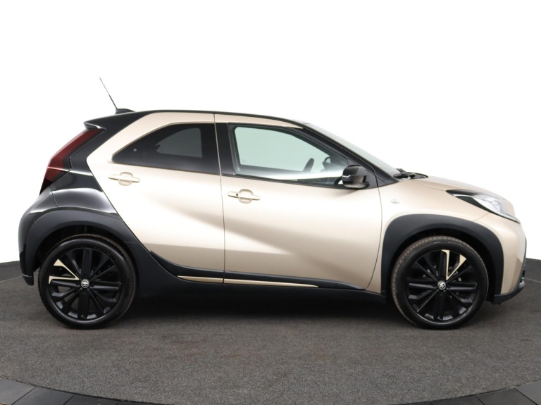 Toyota Aygo X - 1.0 VVT-i S-CVT Premium 13