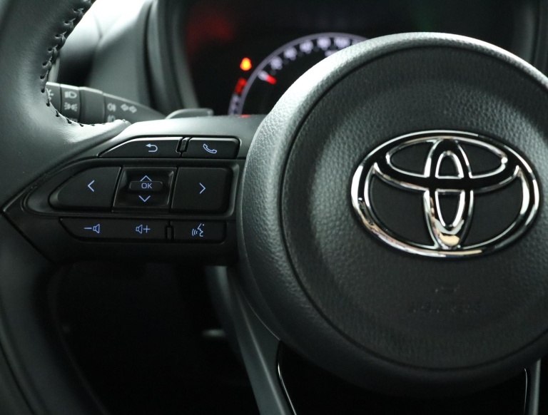 Toyota Aygo X - 1.0 VVT-i S-CVT Premium 19