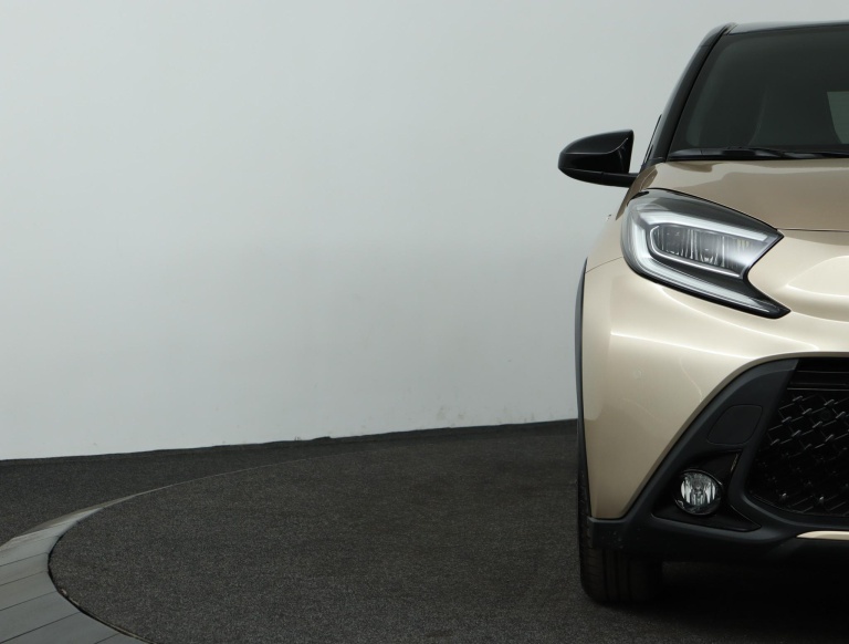 Toyota Aygo X - 1.0 VVT-i S-CVT Premium 36