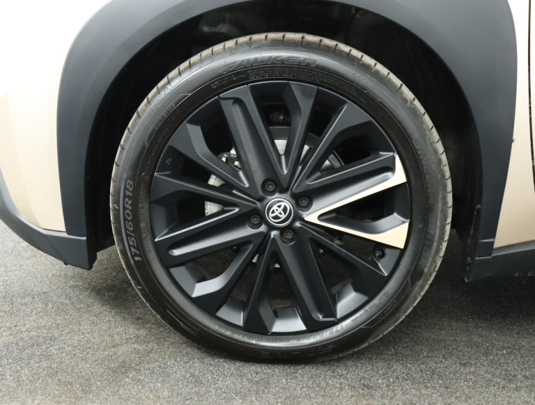 Toyota Aygo X - 1.0 VVT-i S-CVT Premium 38