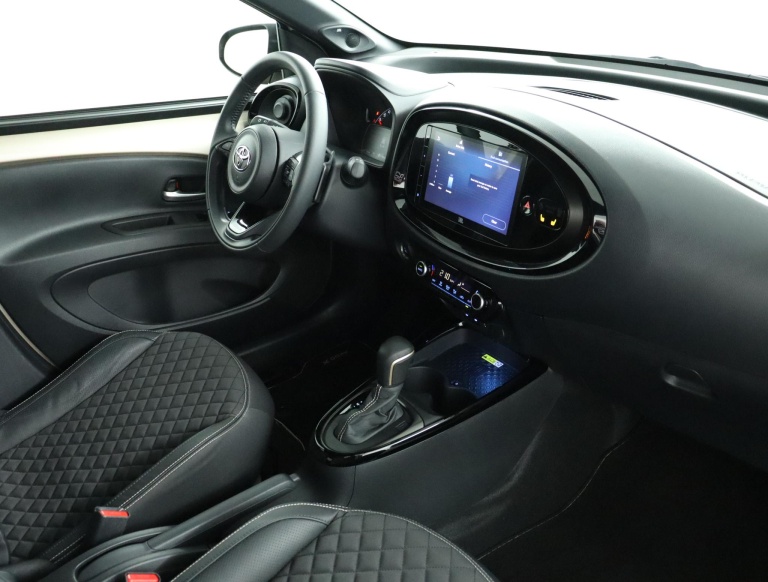 Toyota Aygo X - 1.0 VVT-i S-CVT Premium 58