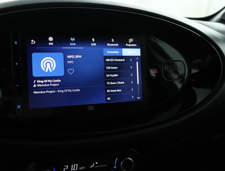 Toyota Aygo X - 1.0 VVT-i S-CVT Premium 8