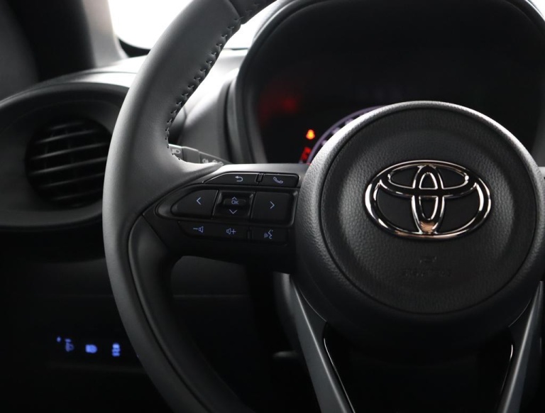 Toyota Aygo X - 1.0 VVT-i MT Play 19