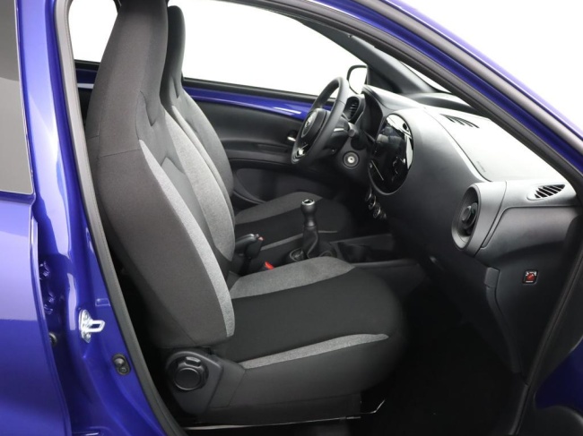 Toyota Aygo X - 1.0 VVT-i MT Play