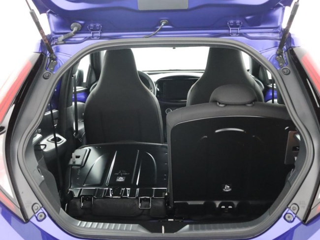 Toyota Aygo X - 1.0 VVT-i MT Play