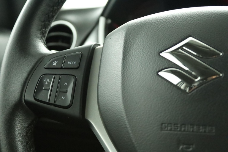 Suzuki Vitara - 1.6 Exclusive 19