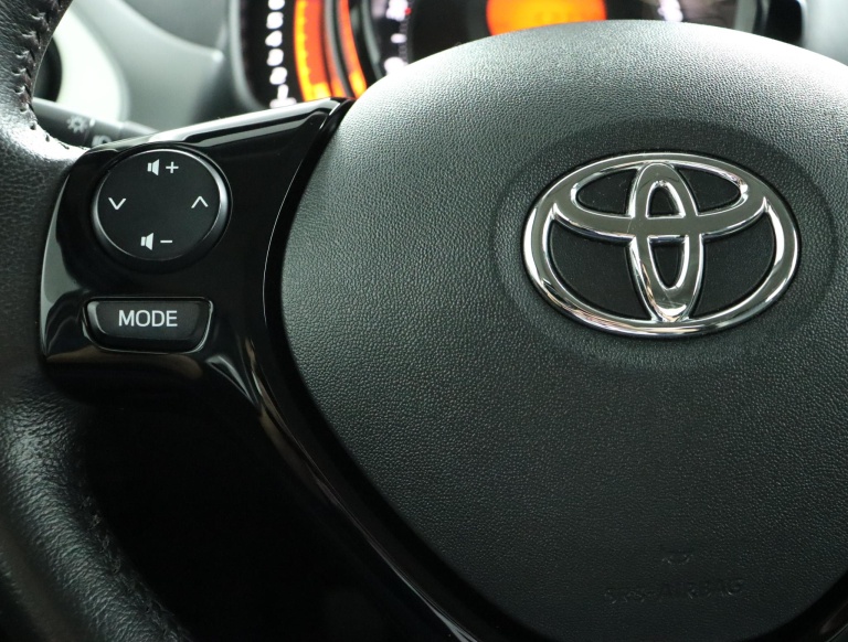 Toyota Aygo - 1.0 VVT-i x-fun 18