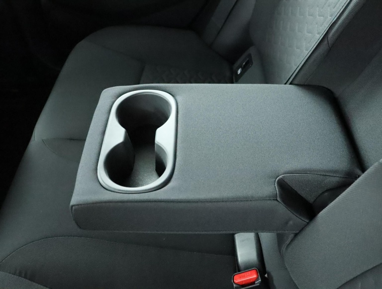 Toyota Corolla - 1.8 Hybrid First Edition 41