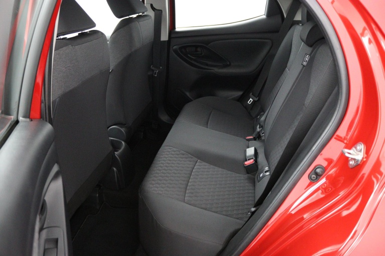 Toyota Yaris - 1.5 VVT-i TeamNL 18