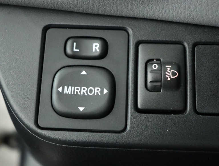 Toyota Yaris - 1.0 VVT-i Aspiration 29