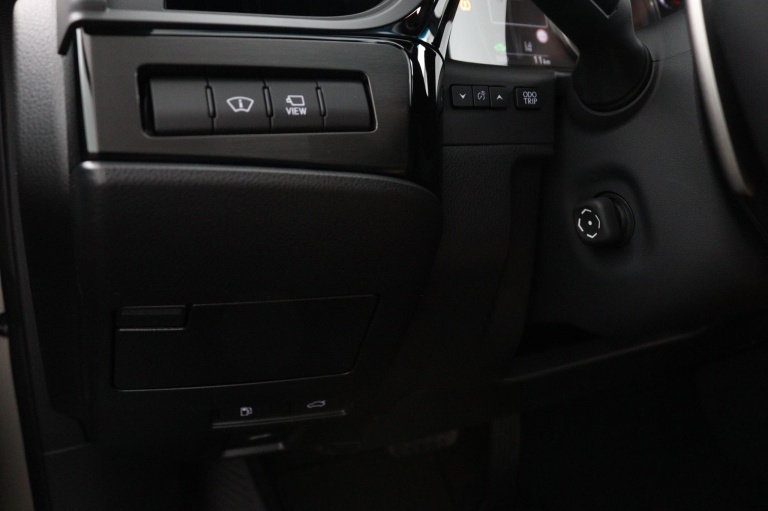 Lexus ES - 300h President Line 26