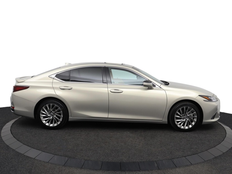 Lexus ES - 300h President Line 3