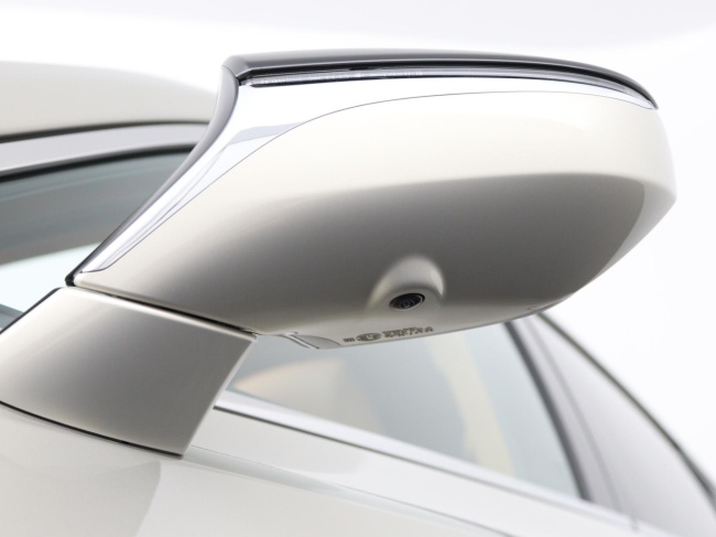 Lexus ES - 300h President Line