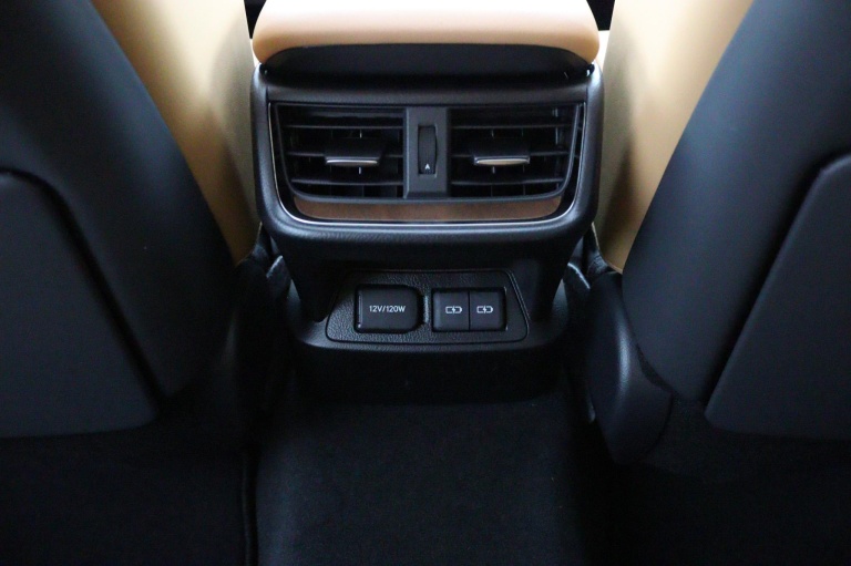 Lexus ES - 300h President Line 47
