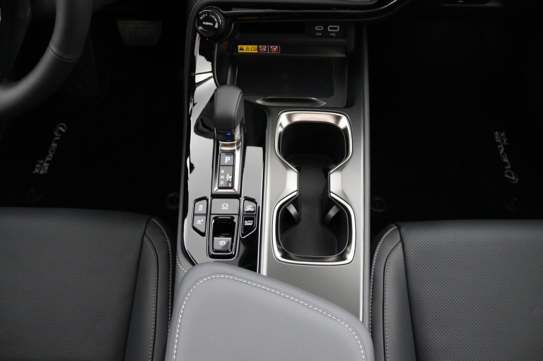 Lexus NX - 450h+ AWD President Line 26