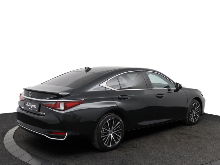 Lexus ES - 300h Luxury Line 2