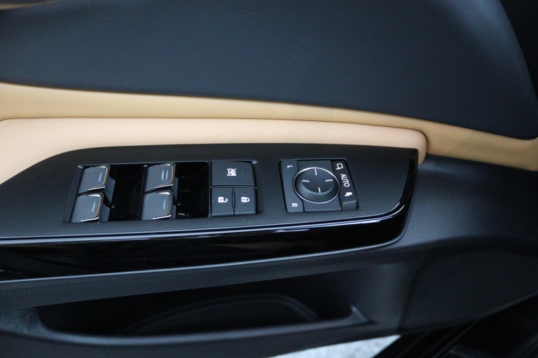 Lexus ES - 300h Luxury Line 26
