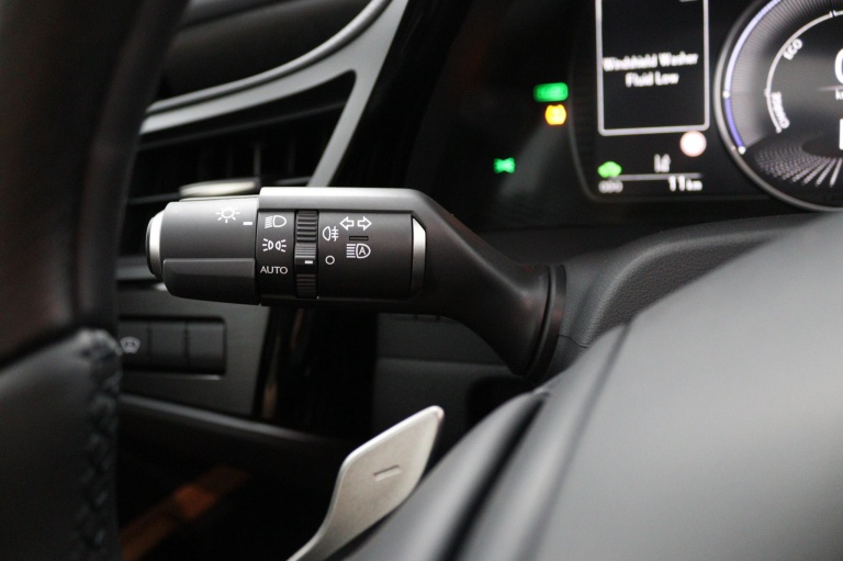 Lexus ES - 300h Luxury Line 28