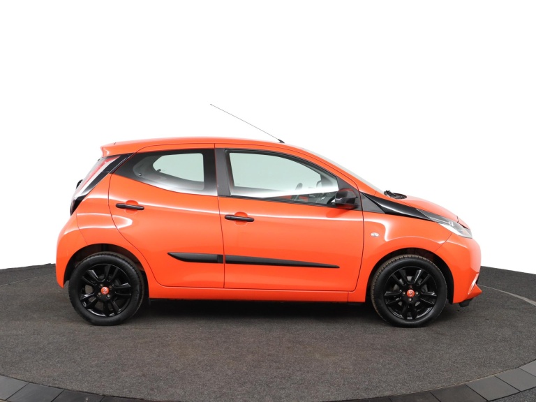 Toyota Aygo - 1.0 VVT-i x-cite 13
